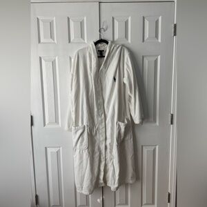 Polo Ralph Lauren White Robe L/XL
Quiet Luxury Cozy Comfy Vibes